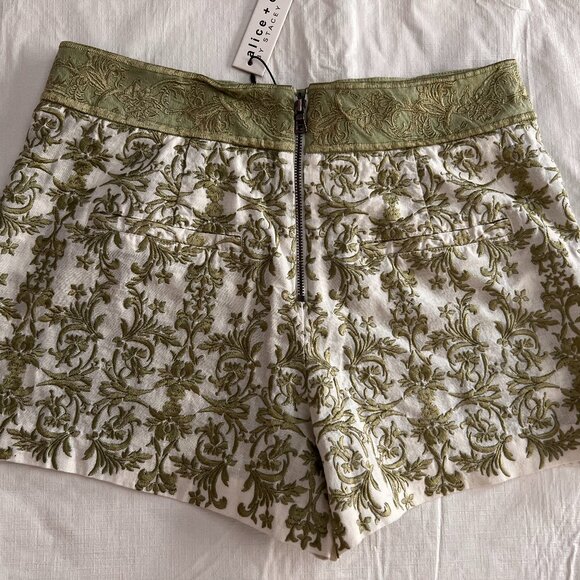 Shorts - Picture 2 of 4